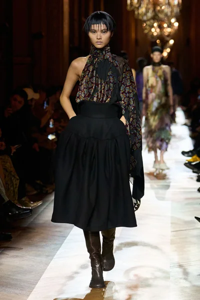 Look 52
